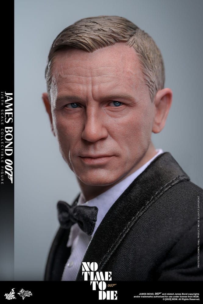 Hot Toys James Bond No Time to Die James Bond 1/6th Scale Figure