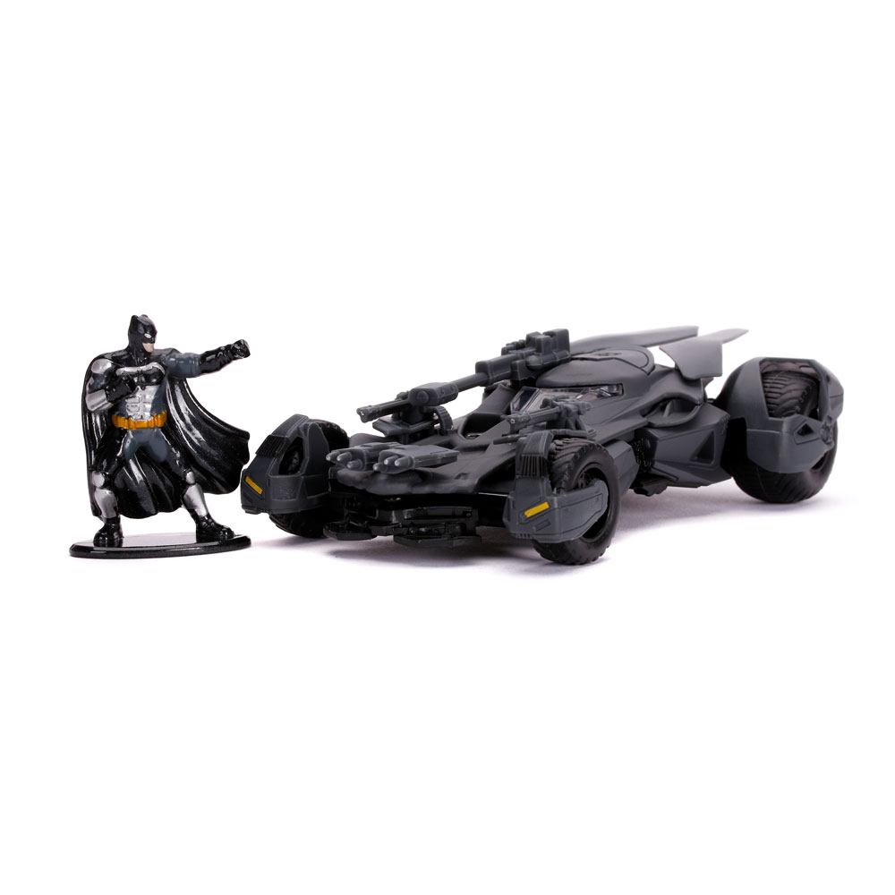 Justice League Batmobile Hollywood Rides Diecast Model 132 with Figure