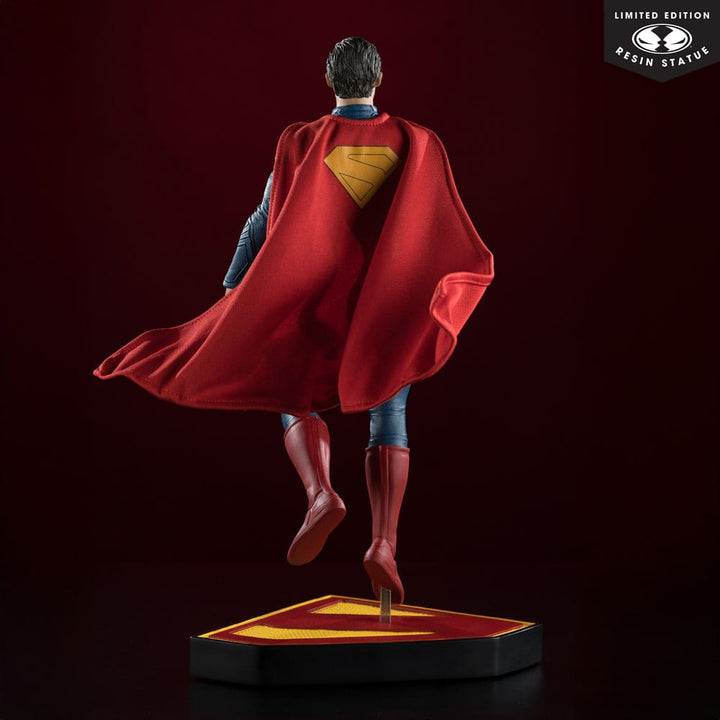 McFarlane Superman (2025) Superman 1/6 Scale Limited Edition Statue