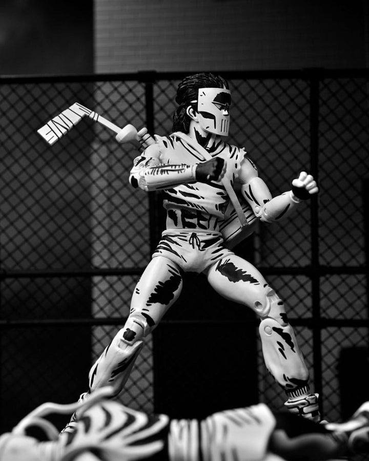 TMNT: (Mirage Comics) Casey Jones Black & White 7" Scale Action Figure Teenage Mutant Ninja Turtles (Pre-Order September 2025)