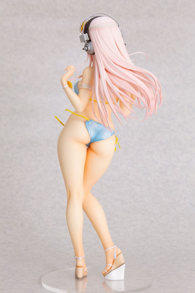 Super Sonico Summer Vacation Version 1/4.5 Scale Statue
