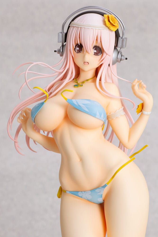 Super Sonico Summer Vacation Version 1/4.5 Scale Statue