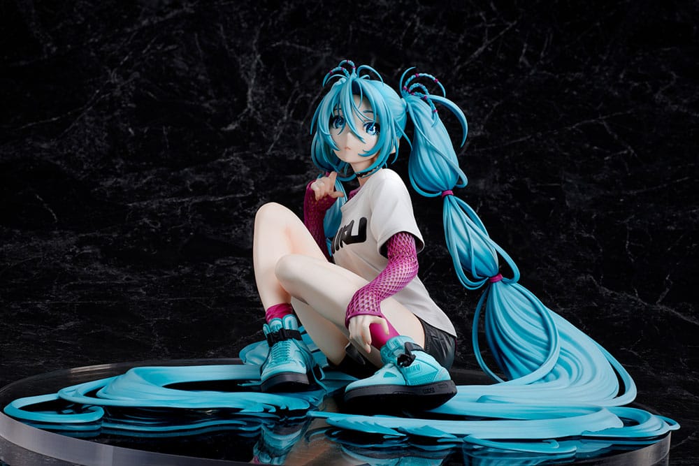 Statue Hatsune Miku Yoneyama Mai Latest Street Style Cute Limited Edition 1/4 17 cm