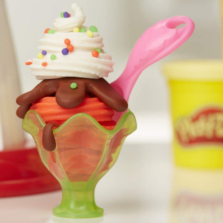 Play-Doh Kitchen Creations Ultimate Swirl Ice Cream Maker