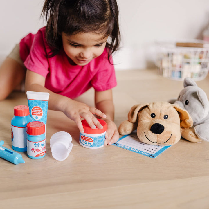 Melissa & Doug Examine & Treat Pet Vet Play Set
