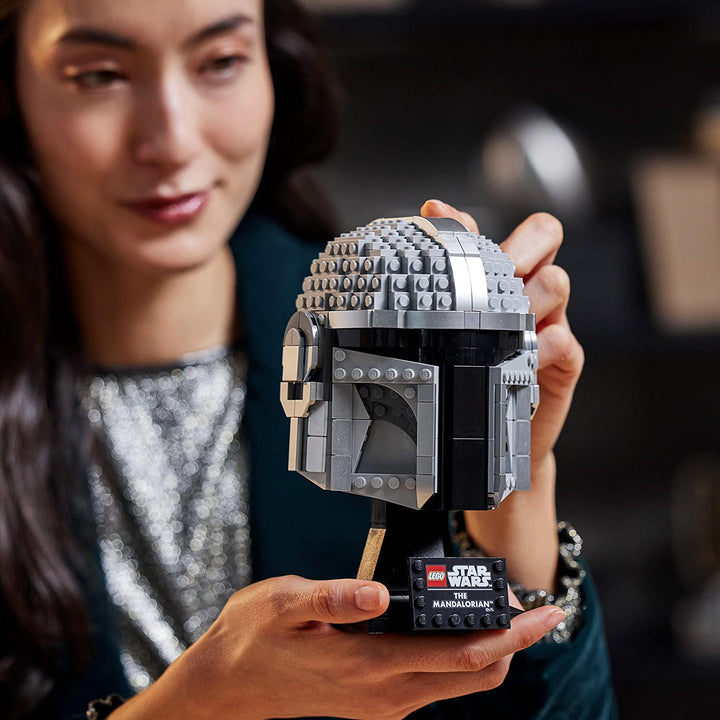 LEGO 75328 Star Wars The Mandalorian Helmet Set