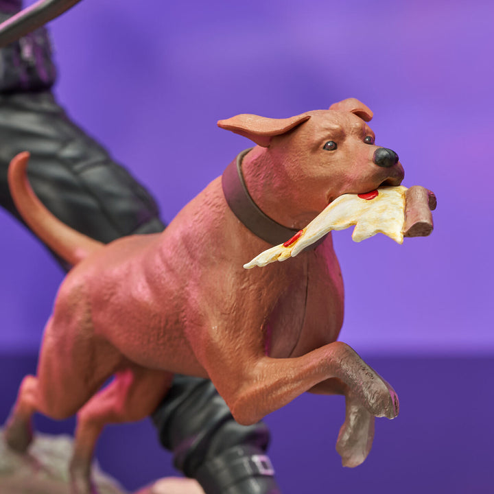 Marvel Diamond Select Comic Gallery PVC Statue Hawkeye with Pizza Dog, Infinity Collectables
