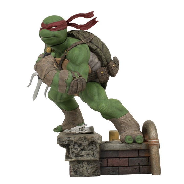 Diamond Select Teenage Mutant Ninja Turtles Gallery Raphael Figure Diorama