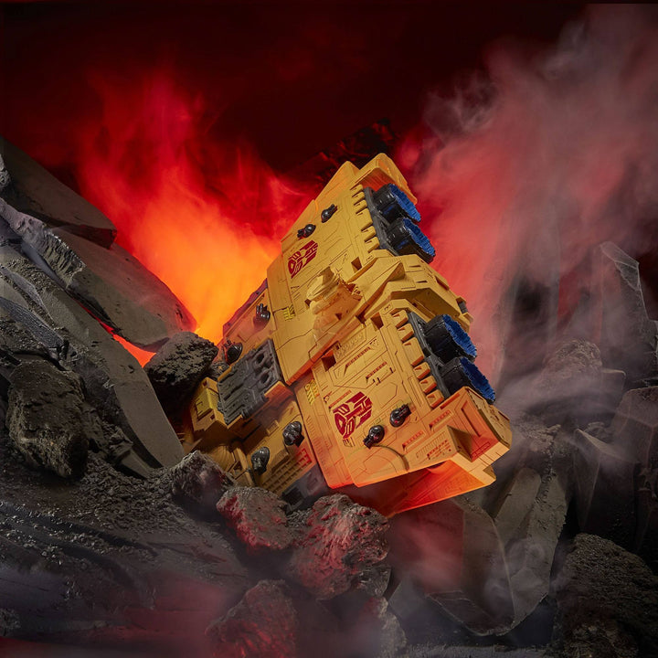 Hasbro Transformers Generations War for Cybertron: Kingdom Titan WFC-K30 Autobot Ark Action Figure, Infinity Collectables