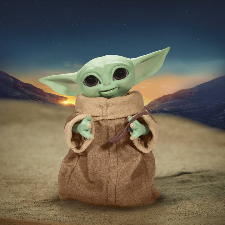 Hasbro Star Wars Galactic Snackin’ Grogu
