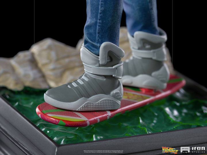 Iron Studios Back to the Future 1/10 Art Scale Statue Marty McFly on Hoverboard