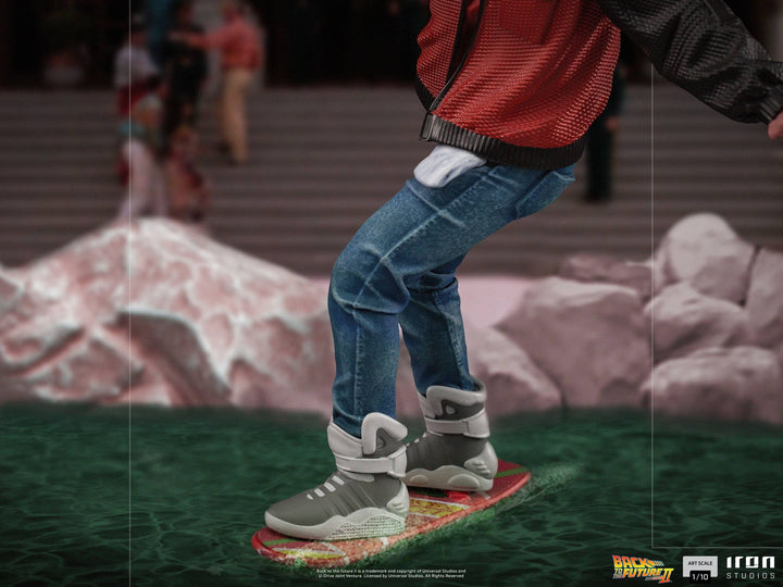 Iron Studios Back to the Future 1/10 Art Scale Statue Marty McFly on Hoverboard