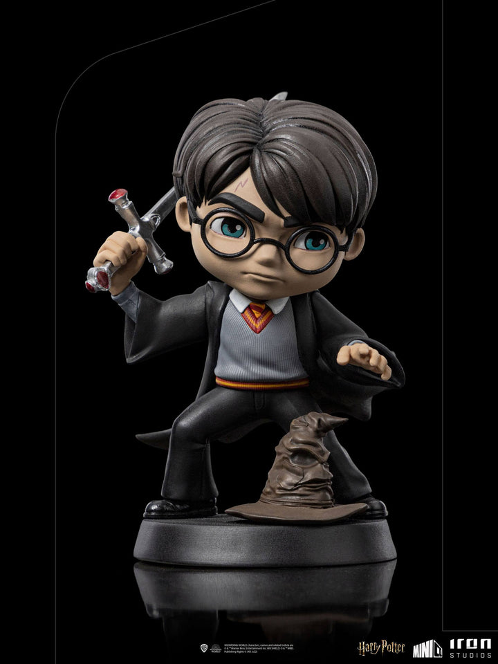 Iron Studios Harry Potter MiniCo Figure Harry Potter with Sword of Gryffindor, Infinity Collectables