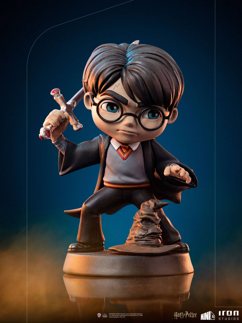 Iron Studios Harry Potter MiniCo Figure Harry Potter with Sword of Gryffindor, Infinity Collectables