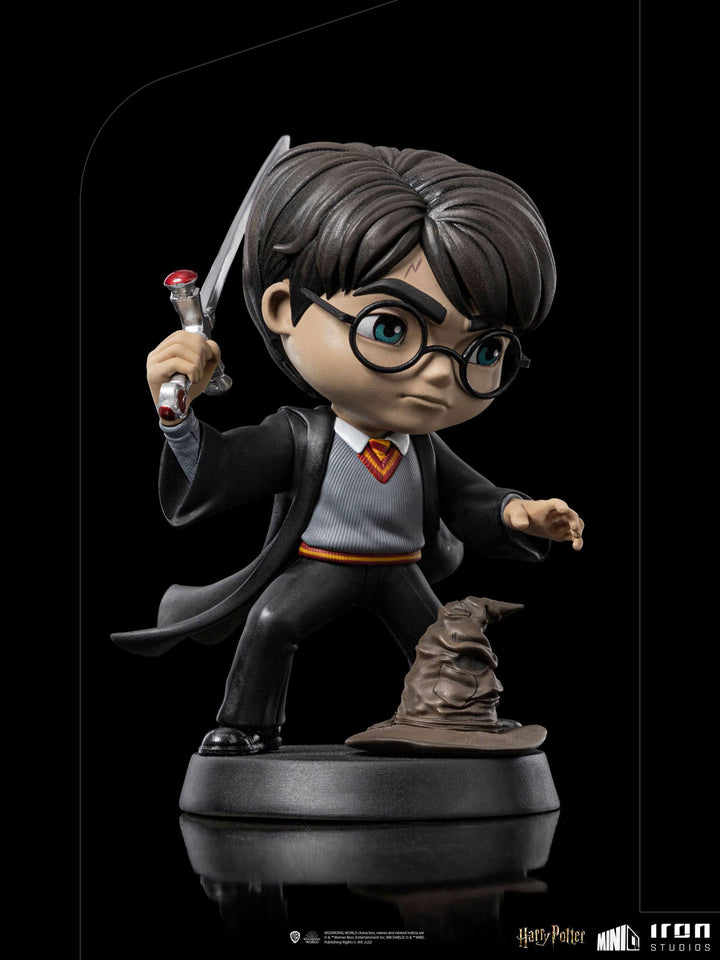 Iron Studios Harry Potter MiniCo Figure Harry Potter with Sword of Gryffindor, Infinity Collectables