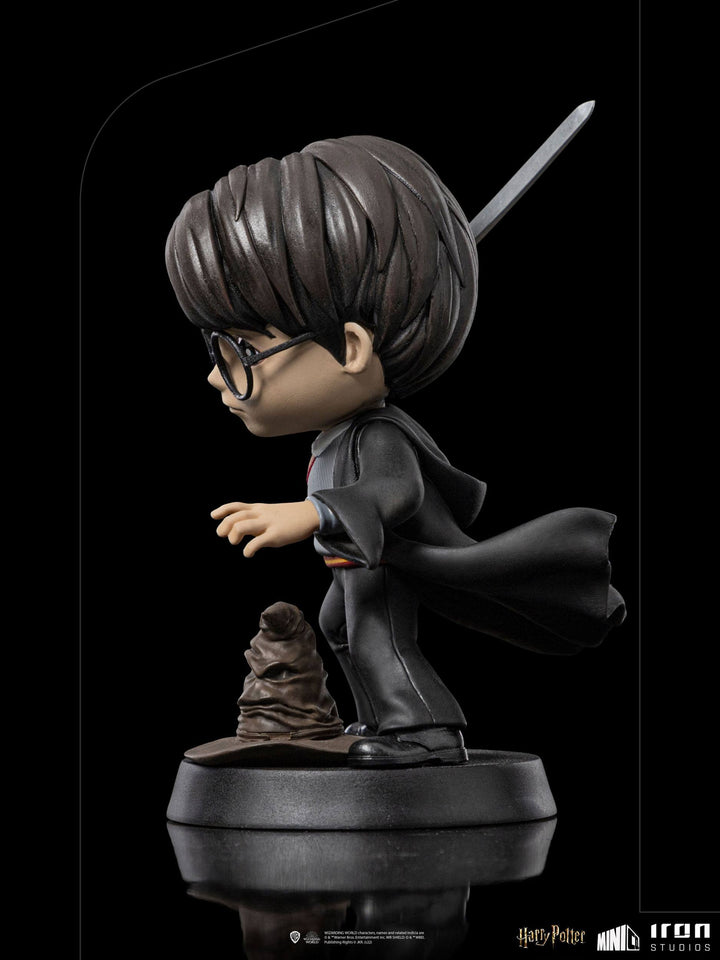 Iron Studios Harry Potter MiniCo Figure Harry Potter with Sword of Gryffindor, Infinity Collectables