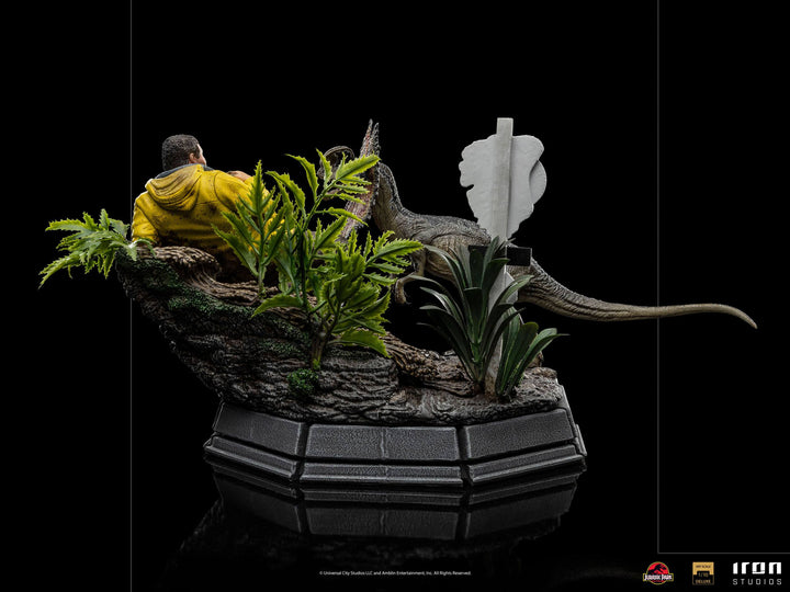 Iron Studios 1/10 Deluxe Art Scale Statue Jurassic Park Dennis Nedry With Dilophosaurus, Infinity Collectables