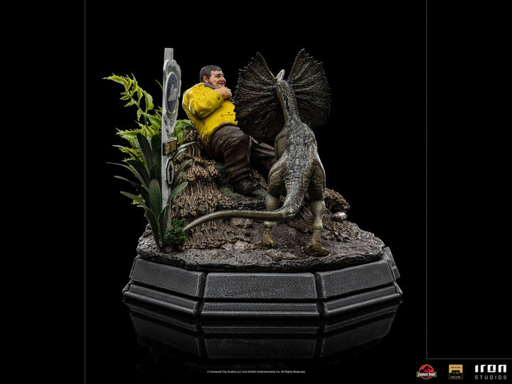 Iron Studios 1/10 Deluxe Art Scale Statue Jurassic Park Dennis Nedry With Dilophosaurus, Infinity Collectables