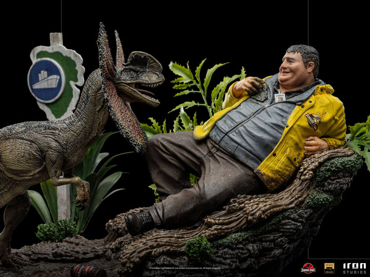 Iron Studios 1/10 Deluxe Art Scale Statue Jurassic Park Dennis Nedry With Dilophosaurus, Infinity Collectables