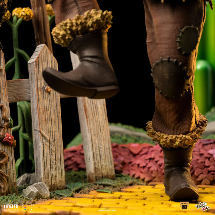 Iron Studios The Wizard of Oz Scarecrow Deluxe 1/10 Art Scale Limited Edition Statue