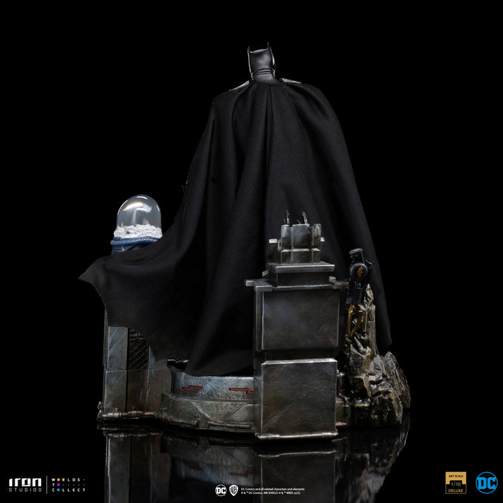 Iron Studios DC Comics Batman Unleashed Deluxe 1/10 Art Scale Statue