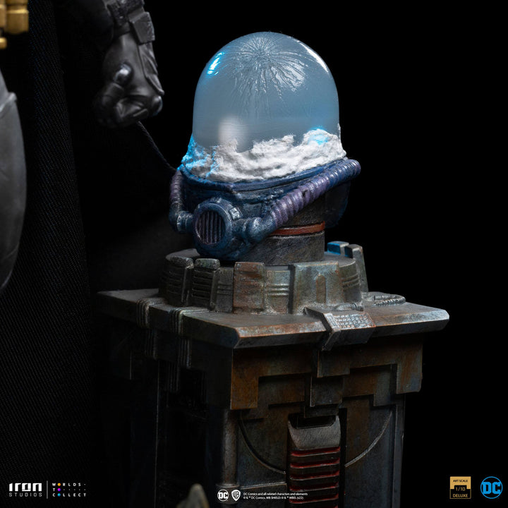 Iron Studios DC Comics Batman Unleashed Deluxe 1/10 Art Scale Statue