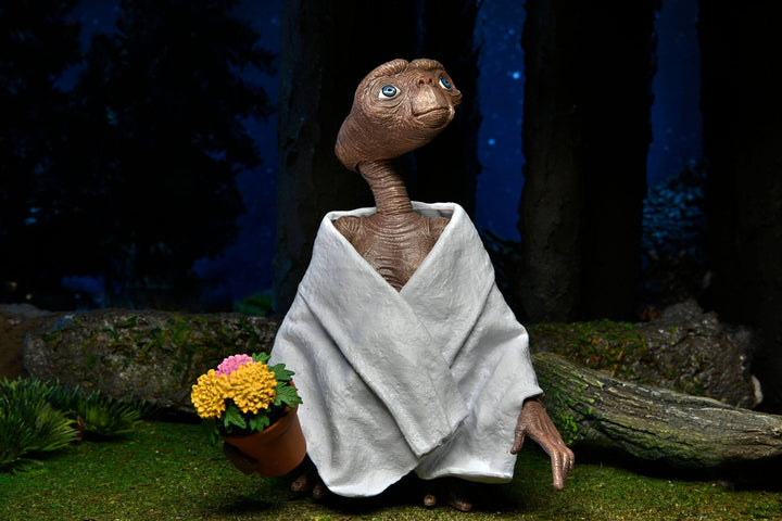 NECA E.T. The Extra-Terrestrial 40th Anniversary Ultimate E.T. 7" Scale Action Figure