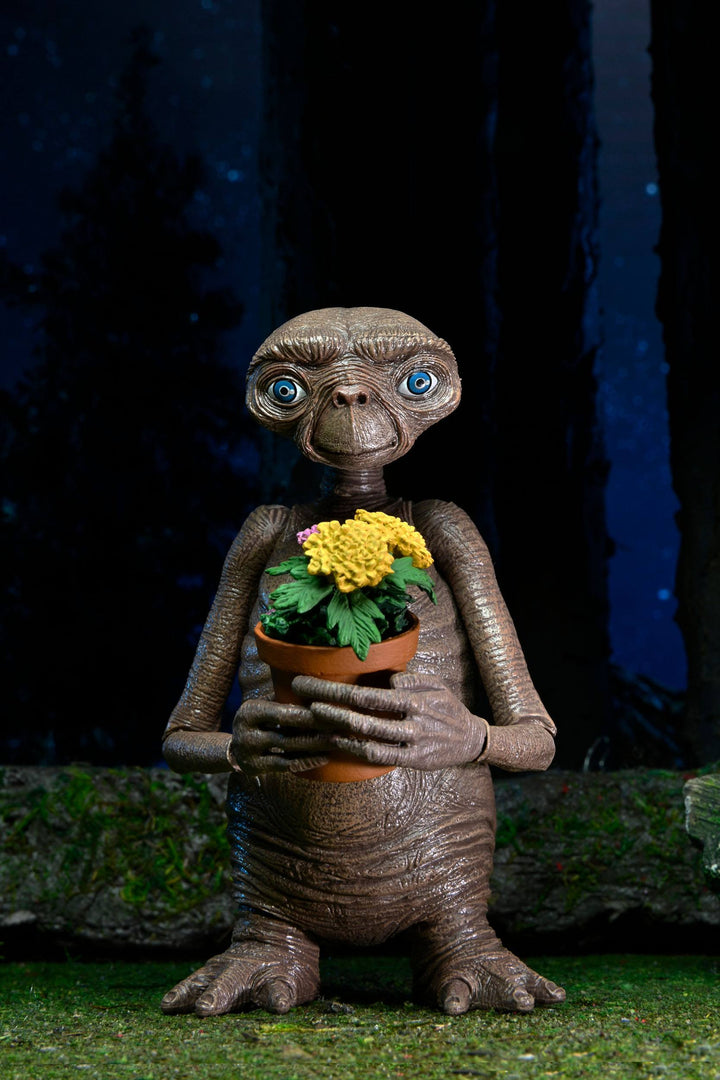 NECA E.T. The Extra-Terrestrial 40th Anniversary Ultimate E.T. 7" Scale Action Figure