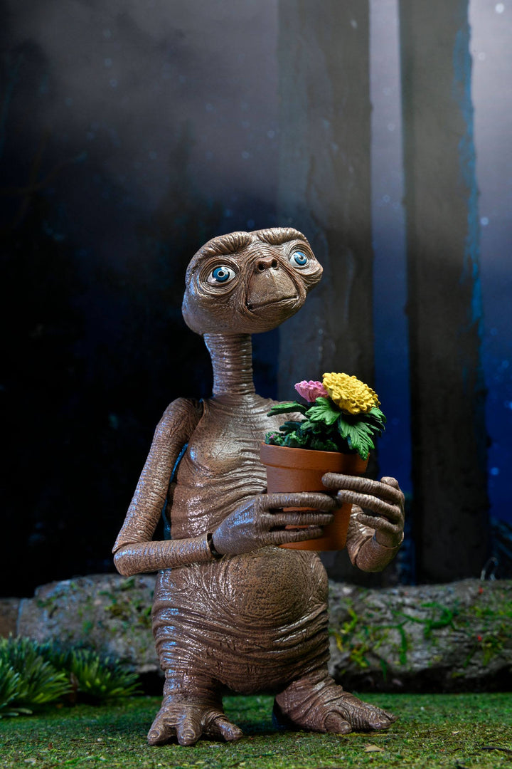 NECA E.T. The Extra-Terrestrial 40th Anniversary Ultimate E.T. 7" Scale Action Figure