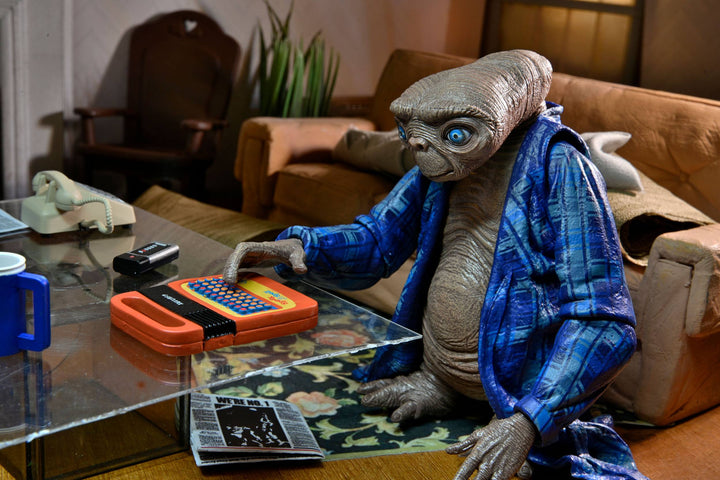 NECA E.T. The Extra-Terrestrial 40th Anniversary Ultimate Telepathic E.T. 7" Scale Action Figure