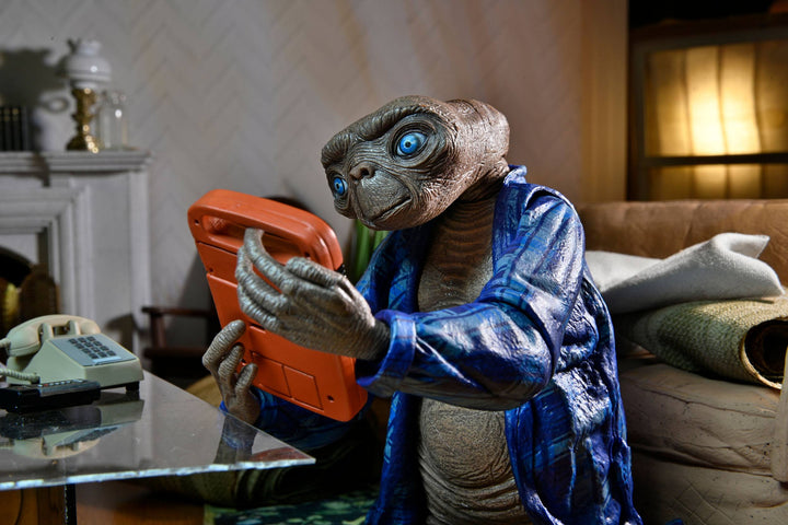 NECA E.T. The Extra-Terrestrial 40th Anniversary Ultimate Telepathic E.T. 7" Scale Action Figure