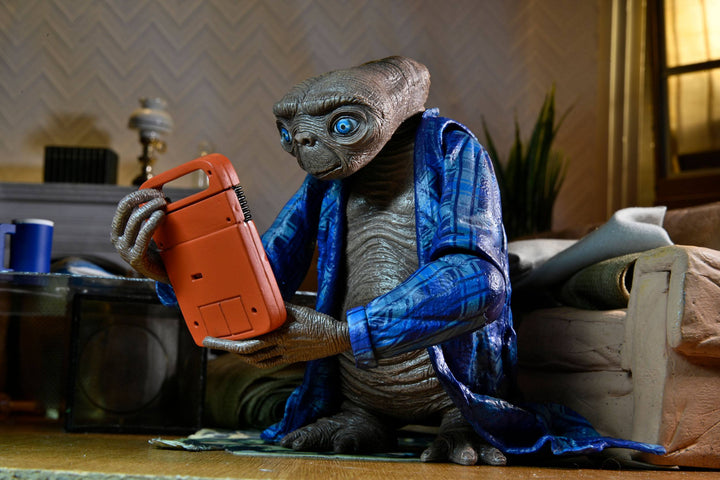 NECA E.T. The Extra-Terrestrial 40th Anniversary Ultimate Telepathic E.T. 7" Scale Action Figure