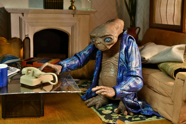 NECA E.T. The Extra-Terrestrial 40th Anniversary Ultimate Telepathic E.T. 7" Scale Action Figure