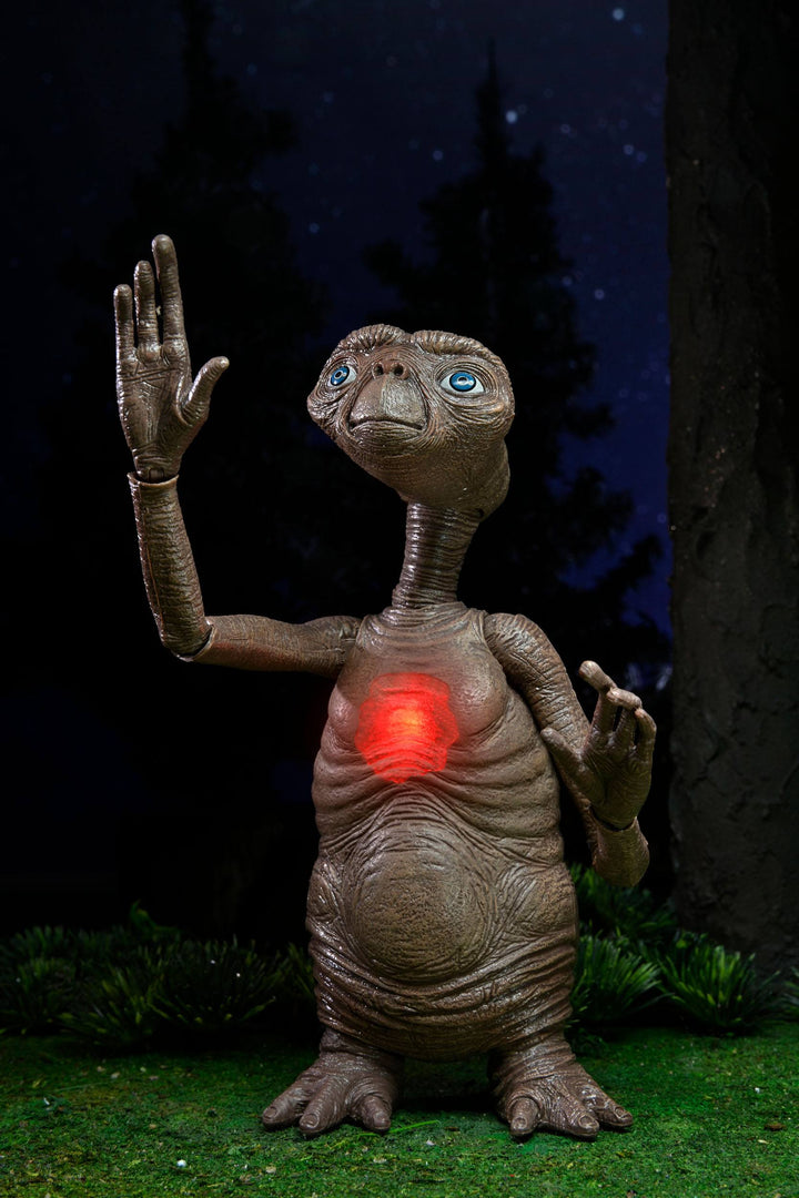 NECA E.T. The Extra-Terrestrial 40th Anniversary Deluxe Ultimate E.T. with LED Chest 7" Scale Action Figure