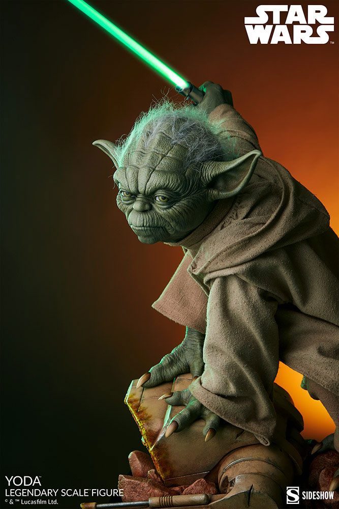 Sideshow Collectibles Star Wars Legendary Scale Yoda (Attack of the Clones)