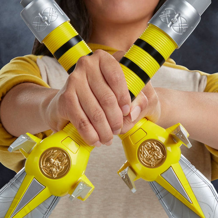 Power Rangers Lightning Collection Mighty Morphin Yellow Ranger Power Daggers *Exclusive