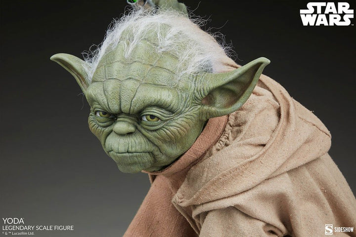 Sideshow Collectibles Star Wars Legendary Scale Yoda (Attack of the Clones)