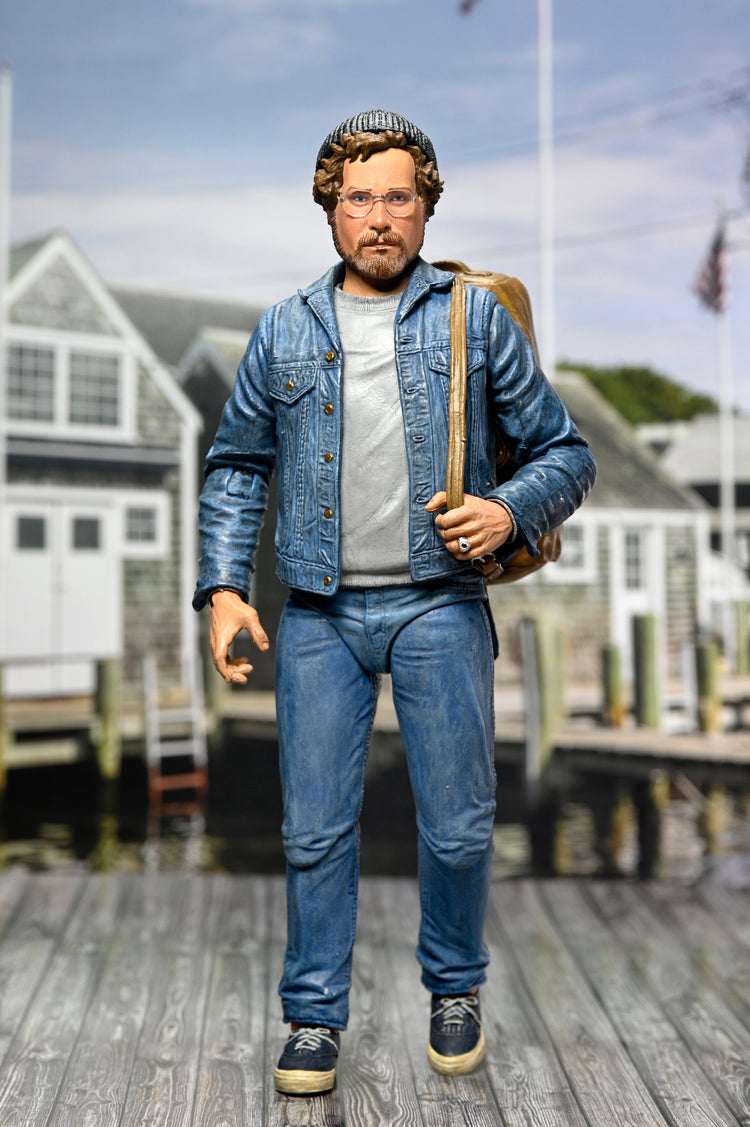Jaws: Matt Hooper Amity Arrival 50th Anniversary Ultimate 7" Scale Action Figure (view 10)