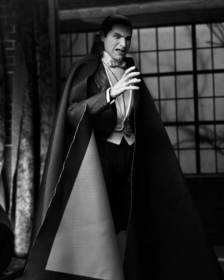 NECA Universal Monsters (Black & White) Dracula (Carfax Abbey) Ultimate 7" Scale Action Figure