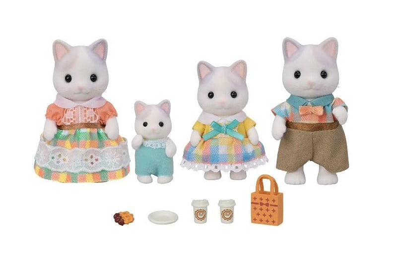 Sylvanian Families Latte Cat Family Toy Playset for Ages 3 and Up, close-up detail