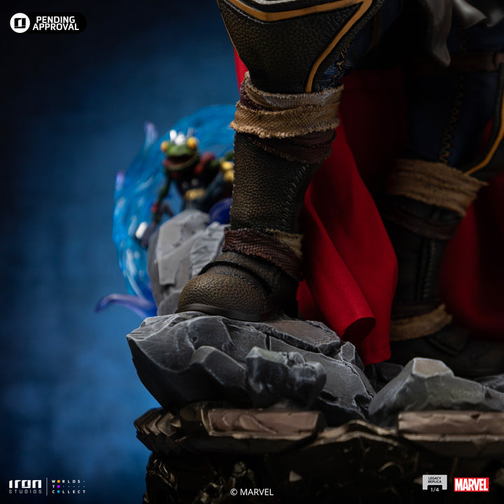 Iron Studios Marvel Comics Thor Unleashed  1/4 Scale Legacy Replica Statue