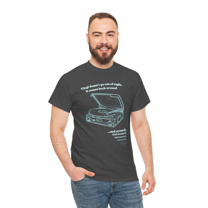 'Vinyl Doesn't Go Out Of Style' Men's T-Shirt, side angle