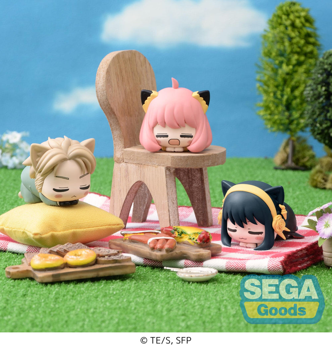 Ohiruneko SPY x FAMILY Loid Anya and Yor Forger 2.1" Scale MP Mini Figure Set (3-Pack)