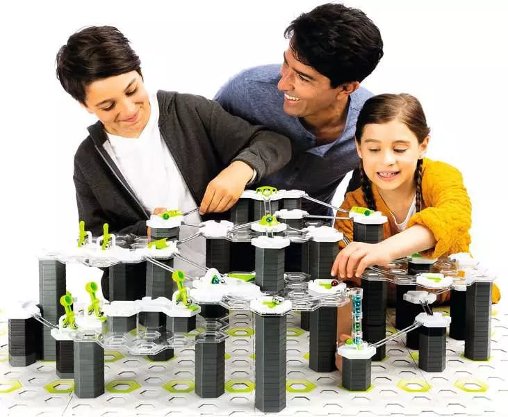 Ravensburger GraviTrax Element Vertical Cannon, side angle