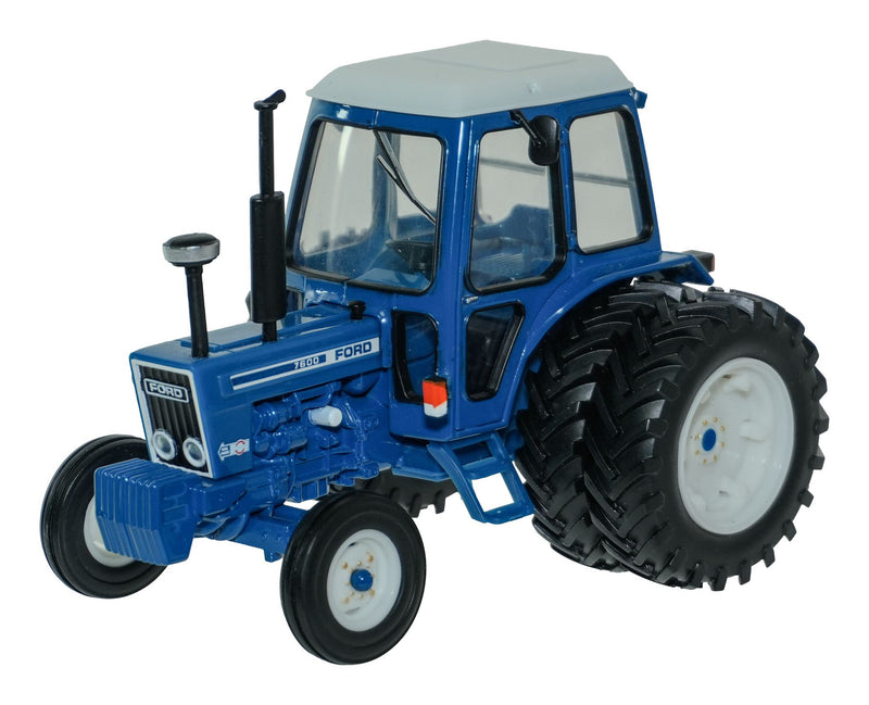 1:32 Ford 7600 with Dual Wheels - Image
