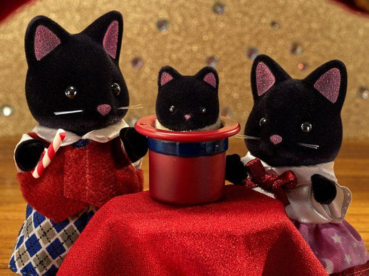 Sylvanian Families Midnight Cat Family Toy Playset for Ages 3 and Up, alternate view