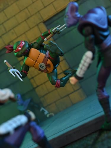 TMNT Cartoon Raphael (VHS) Ultimate 7" Scale Action Figure T, close-up detail