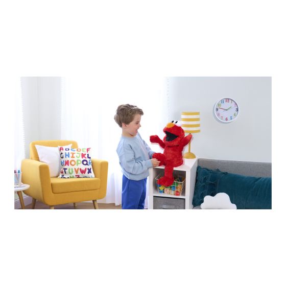 Sesame Street Tickle Me Elmo Giggle Max