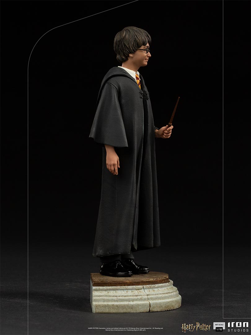 Iron Studios Harry Potter 1/10 Scale Harry Potter Figure