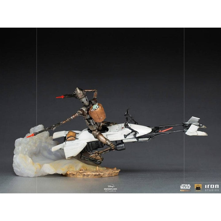 Iron Studios IG-11 & The Child Star Wars: The Mandalorian 1/10 Scale Deluxe Figure
